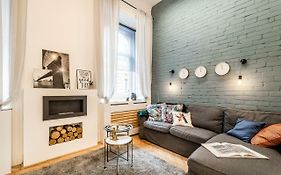 Szerzodesbontas - Industrial Fantasy Apartment
